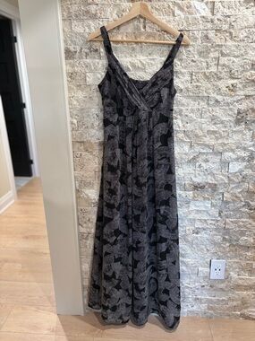 Printed‎ Black & Gray Maxi Dress with V-Neck size 40